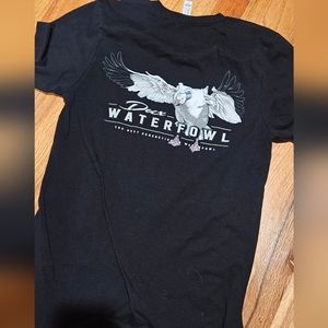 Dux Waterfowl tshirt like new